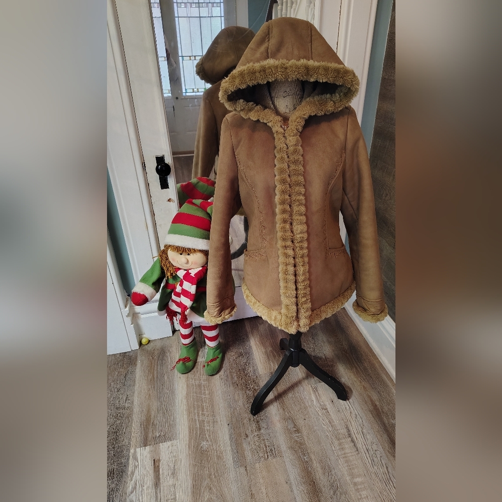 Croft & Barrow Tan and Cream Kids Costume
